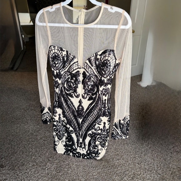 Stunning Sequin & Beaded Mesh Dress – Size Small – NWOT - Picture 8 of 12